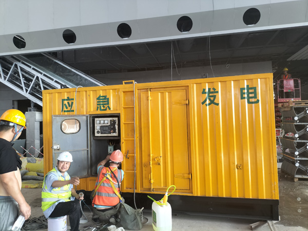 临湘怎样判断空气滤清器是否需要更换？